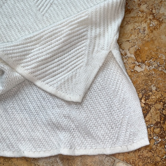 Westbound geometrical white on white with slits, longer in the back - Picture 6 of 7